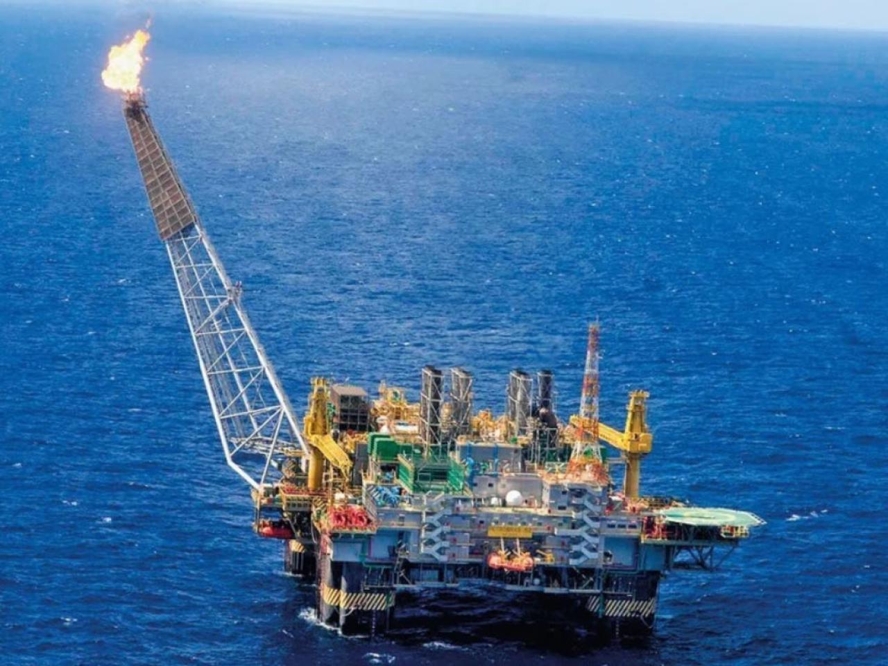 Europa intensifica combate à frota paralela russa sancionada